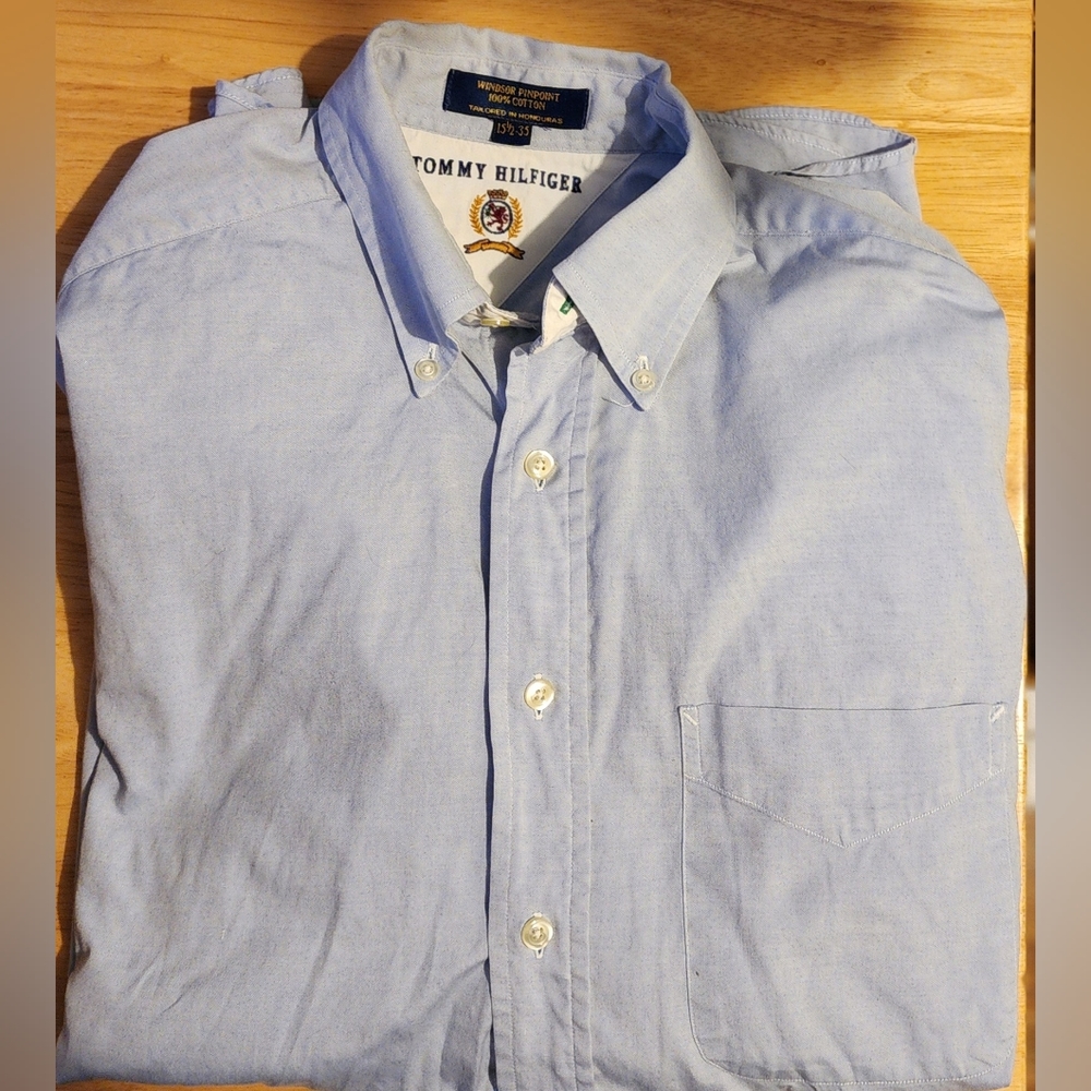 Mens Tommy Hilfiger 15 1/2- 35 light blue tailored long sleeve shirt. ? Large